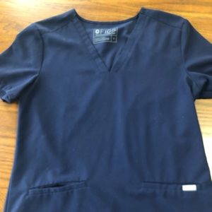 Figs brand scrub top; small